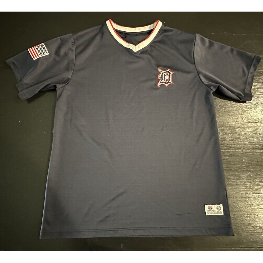 Detroit Tigers Mens‎ Sz Large Performance T-Shirt  V-Neck Embroidered True Fan